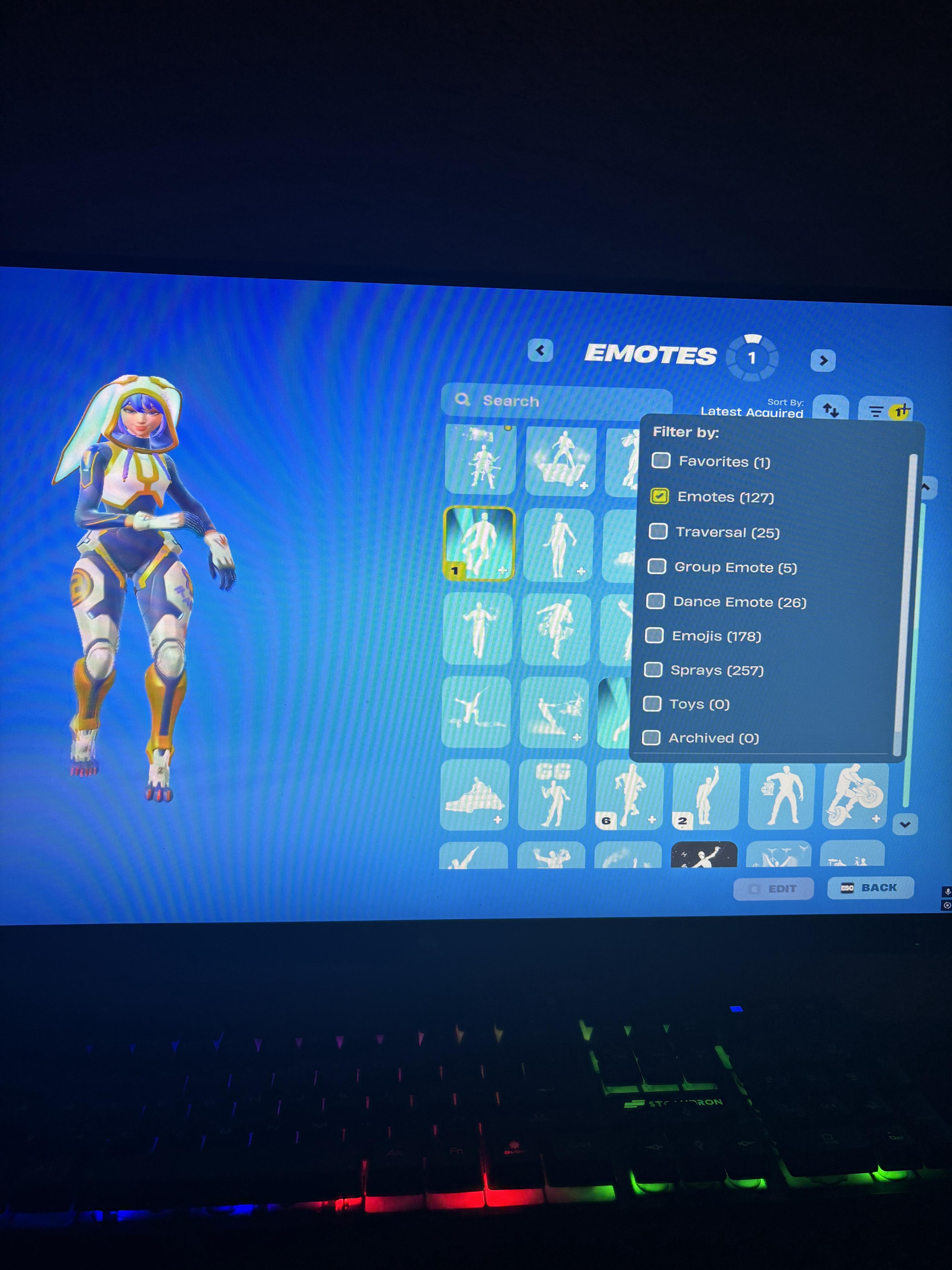 Sunny | Lara Croft | 163 Skins | Chapter 2 Season 2 | Level 140 - Image 7