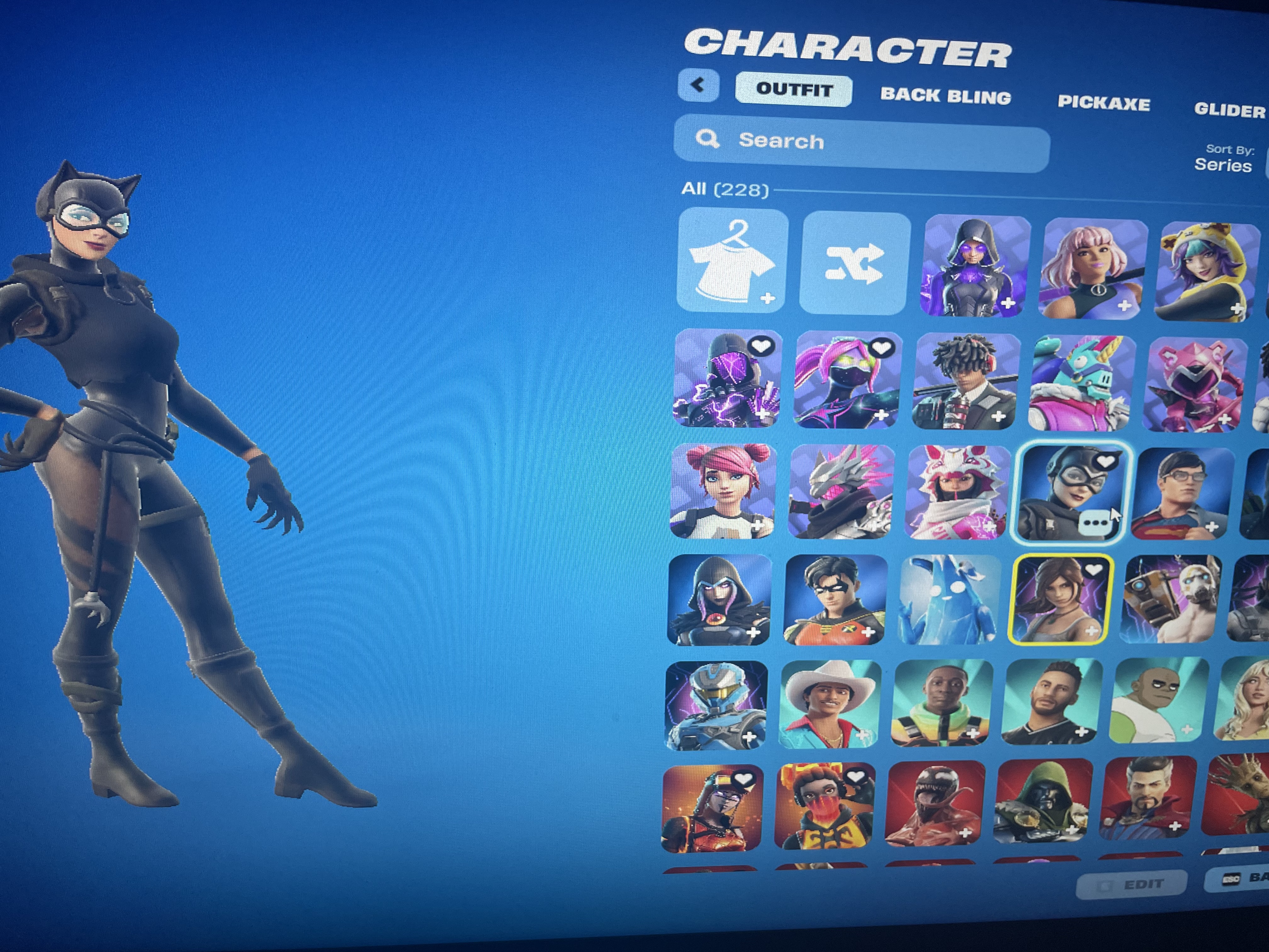 Lara Croft | Psycho Bandit | 228 Skins | Chapter 1 Season 8 | Level 50 - Image 8