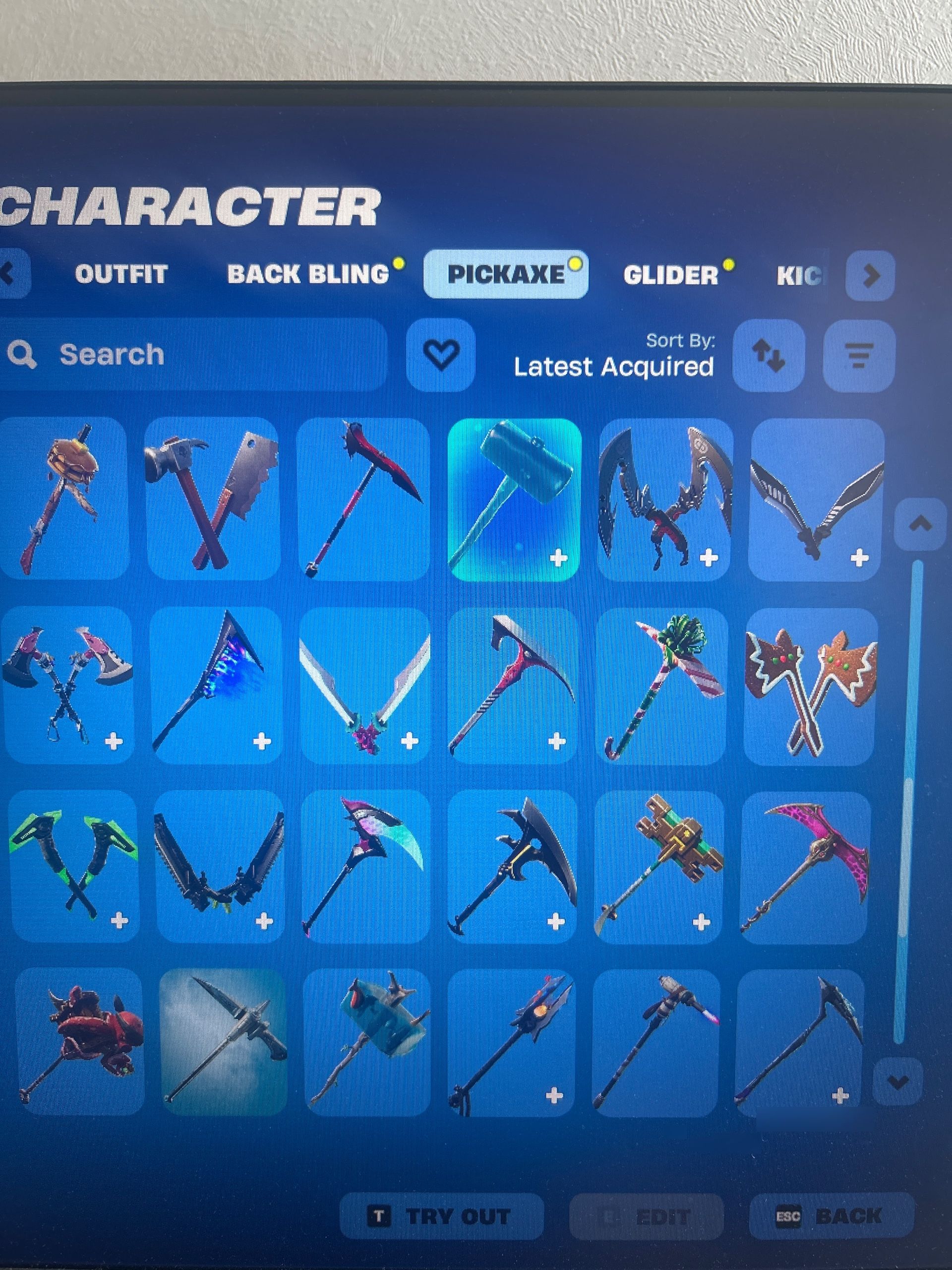 Catalyst | Valor | 82 Skins | Season 3 | Level 1182 - Image 5